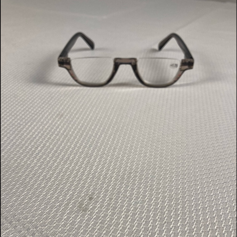 Brown Unisex +1.75 Reading Glasses